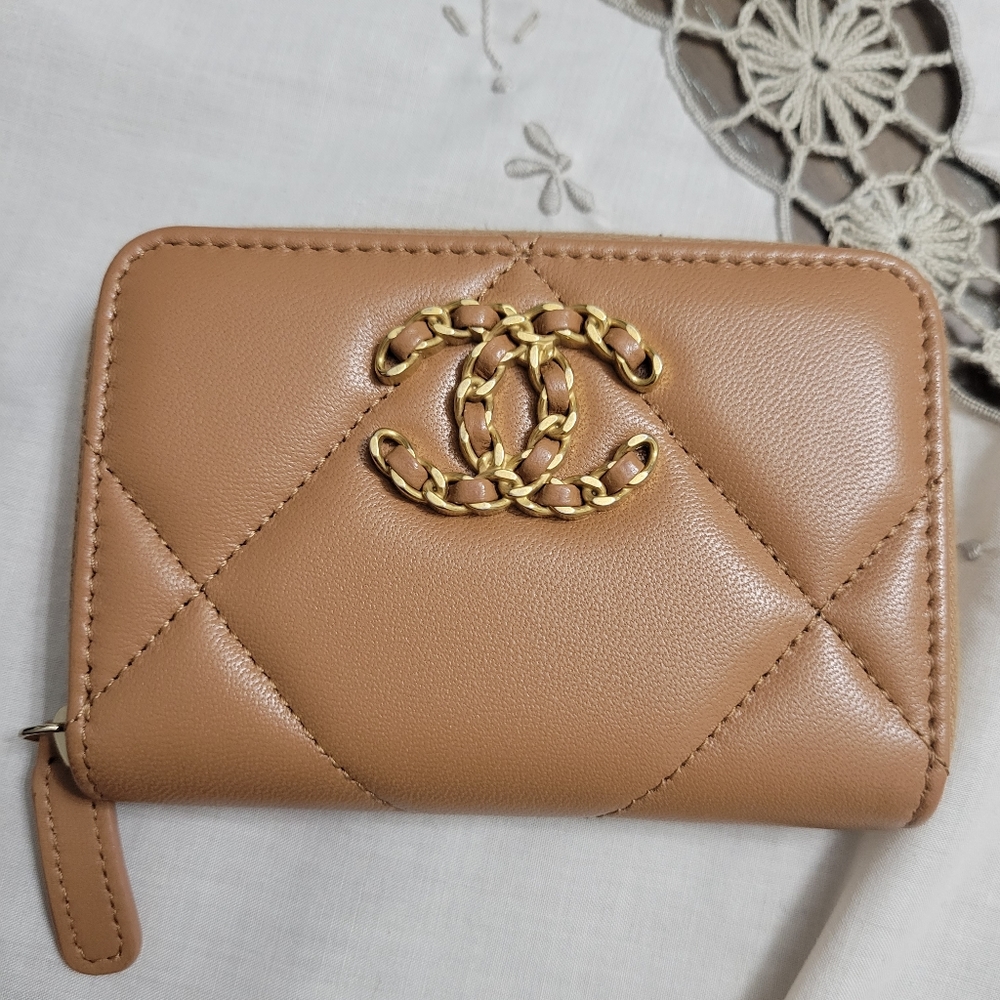 ***SOLD*** Caramel Chanel 19 Zippy Wallet KEPT UNUSED